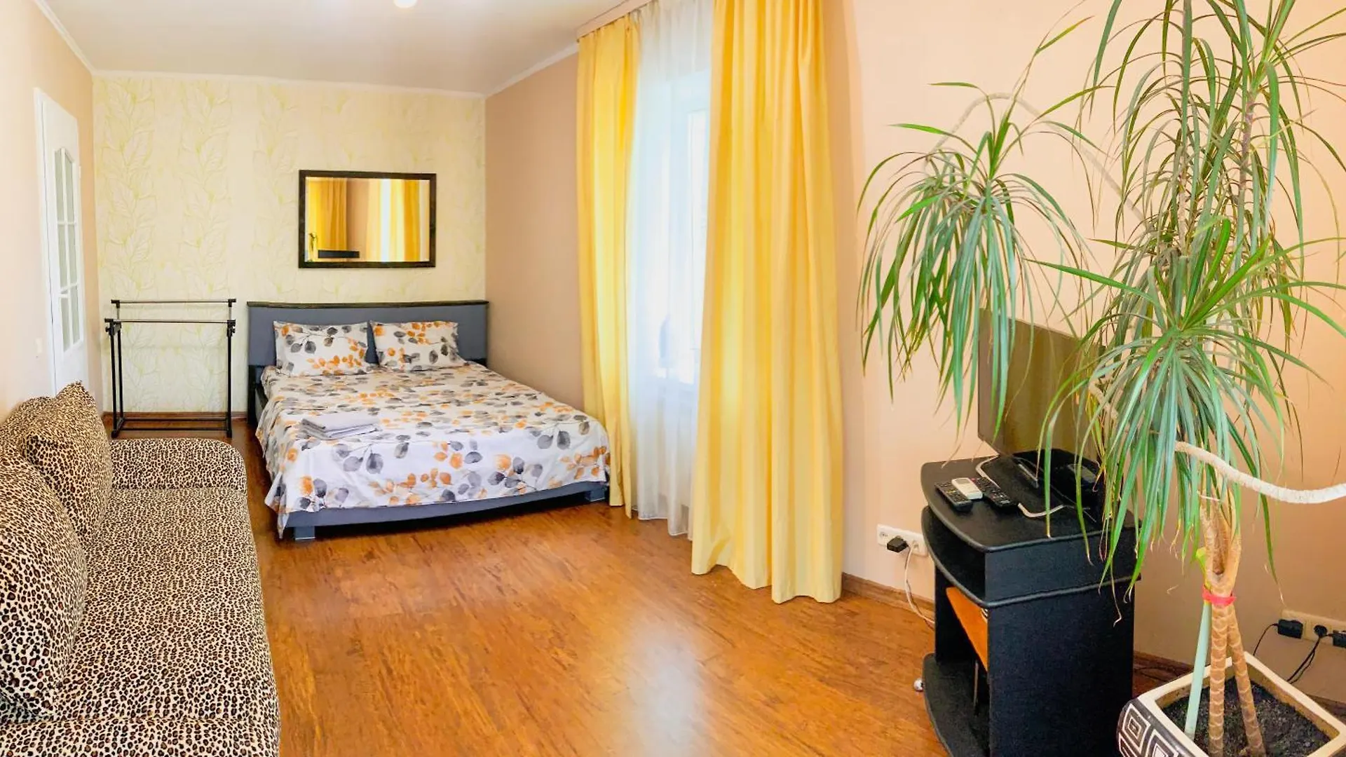Kyiv Apartment On Derevlyanskaya Street Close To The Downtown 0*,  Украина