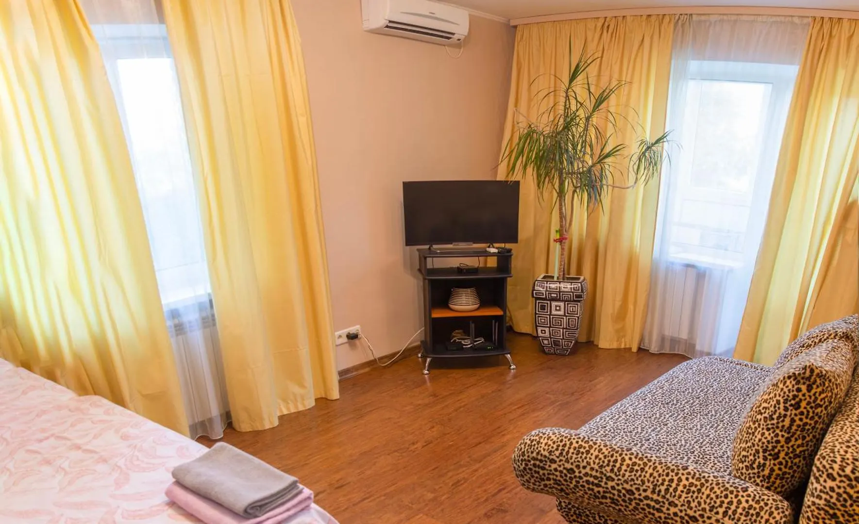Kyiv Apartment On Derevlyanskaya Street Close To The Downtown
