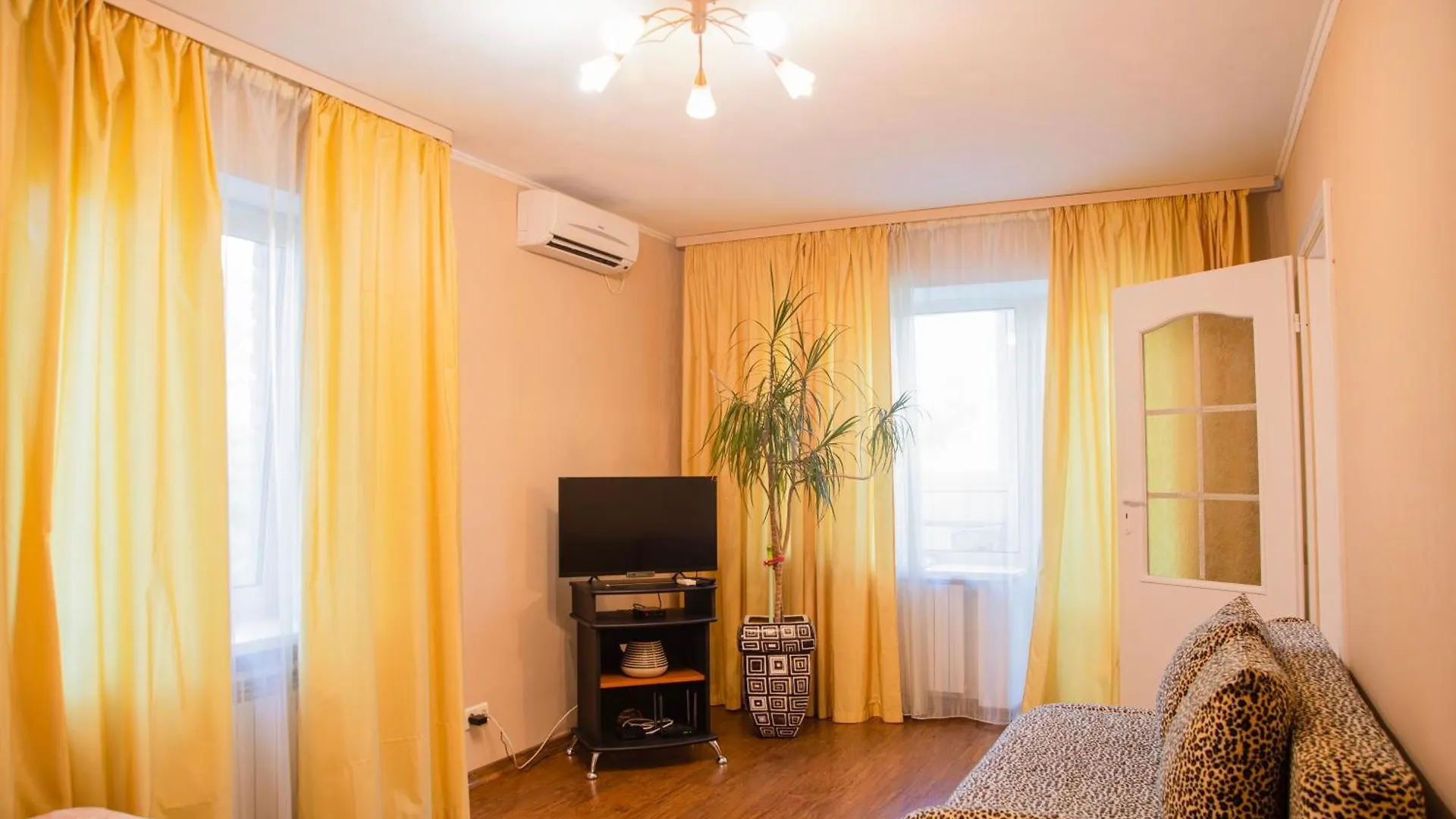 Kyiv Apartment On Derevlyanskaya Street Close To The Downtown