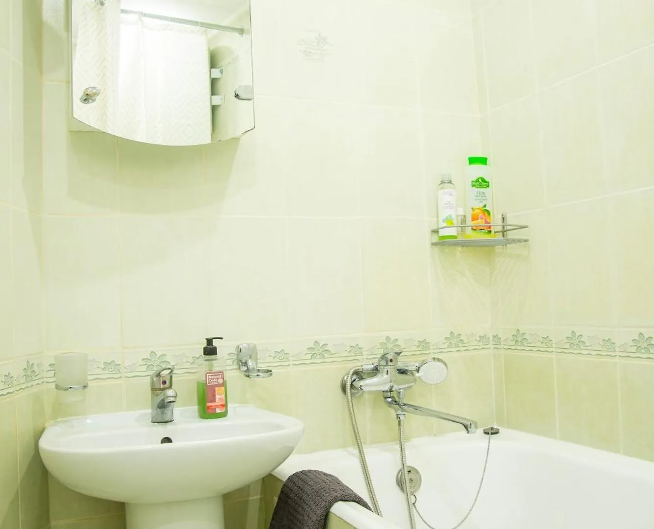 Kyiv Apartment On Derevlyanskaya Street Close To The Downtown Украина
